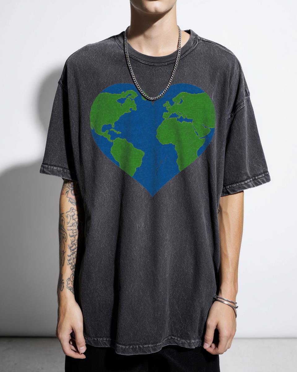 I Love Earth Globe Heart T-Shirt - World Earth Day Geography Gift