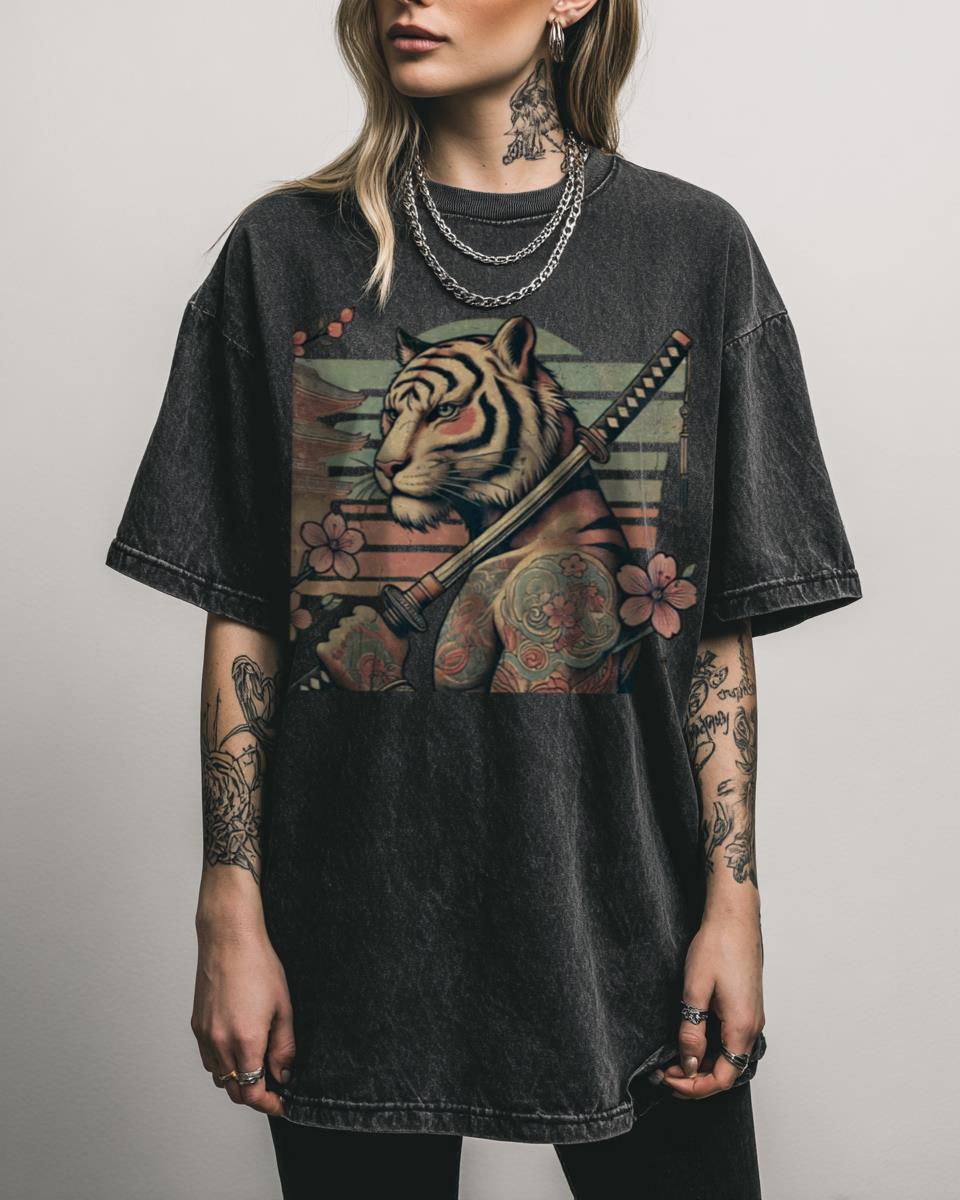 Japanese Showa Era Tiger Vintage Art T-Shirt – Traditional Ukiyo-e Style