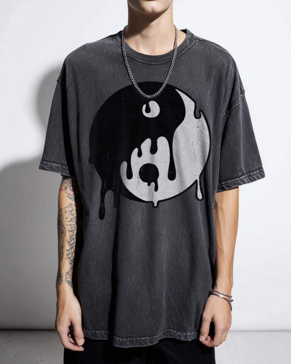 Melting Yin Yang Graffiti T-Shirt - Ancient Philosophy Street Art Skate Wear Unisex