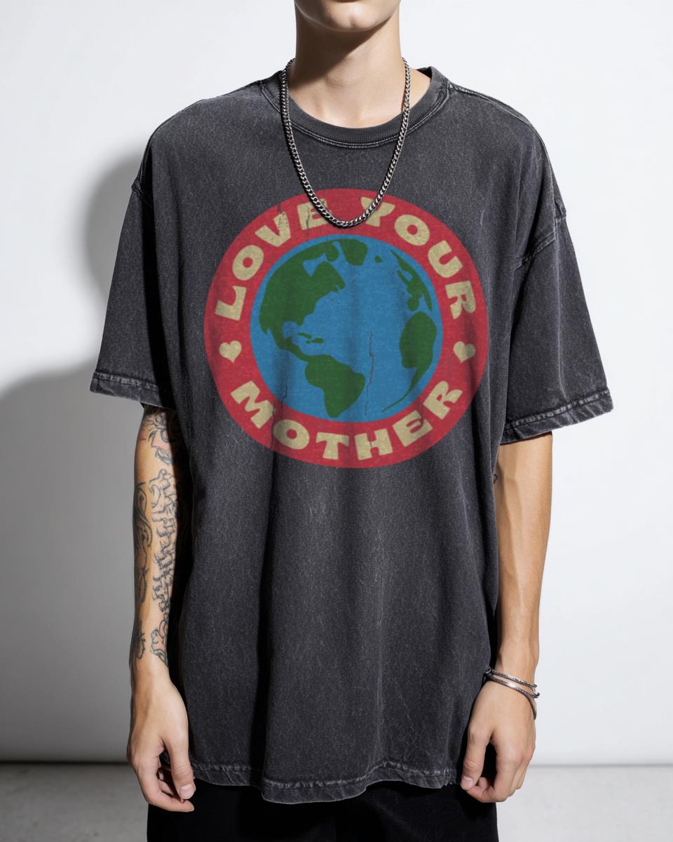 Minimalist 'LOVE YOUR MOTHER' Earth Line Art T-Shirt - Climate Change Awareness Unisex Tee