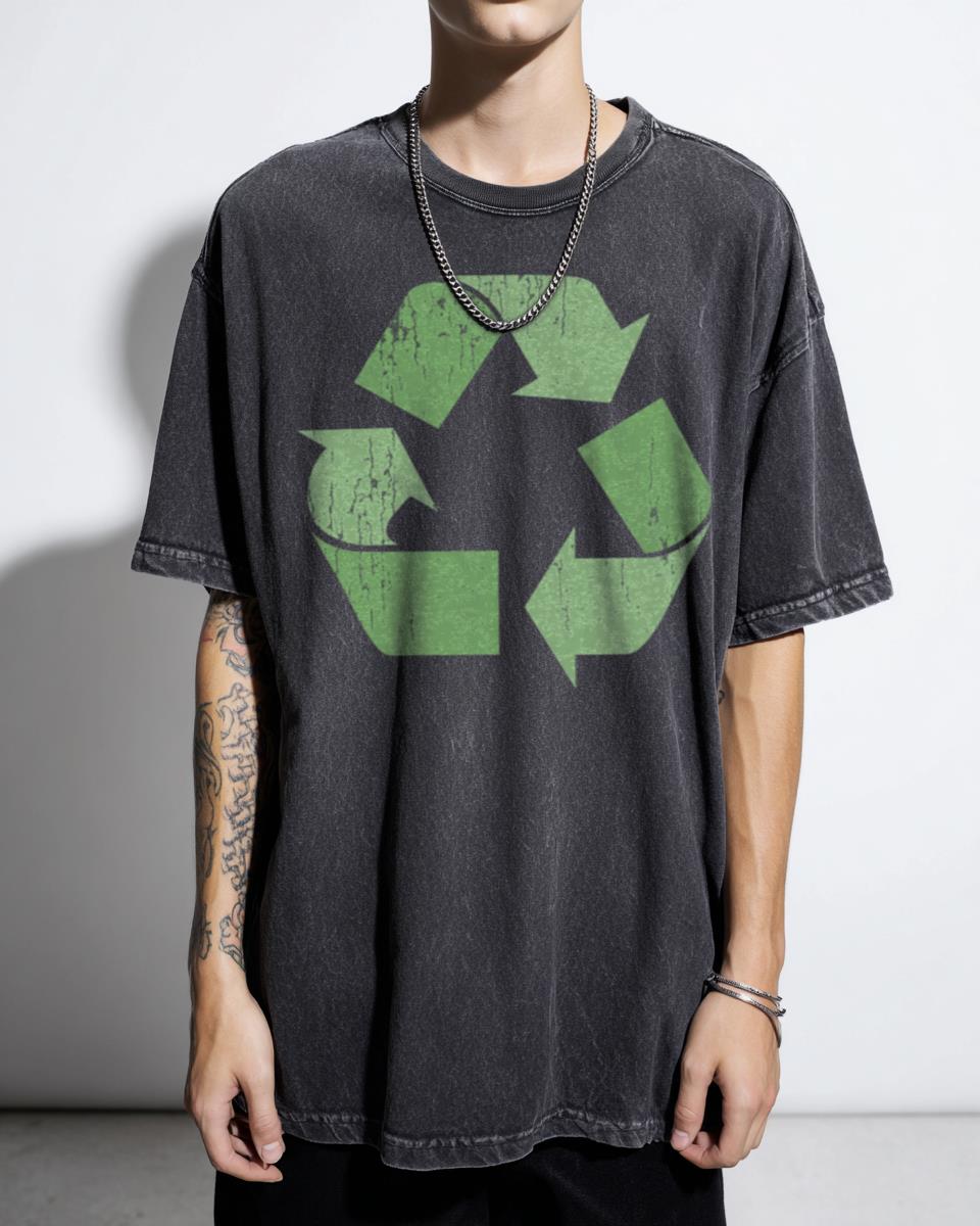 Modern 'Recycle Love Green' Activist Graphic T-Shirt - Environmentalist Social Justice Unisex
