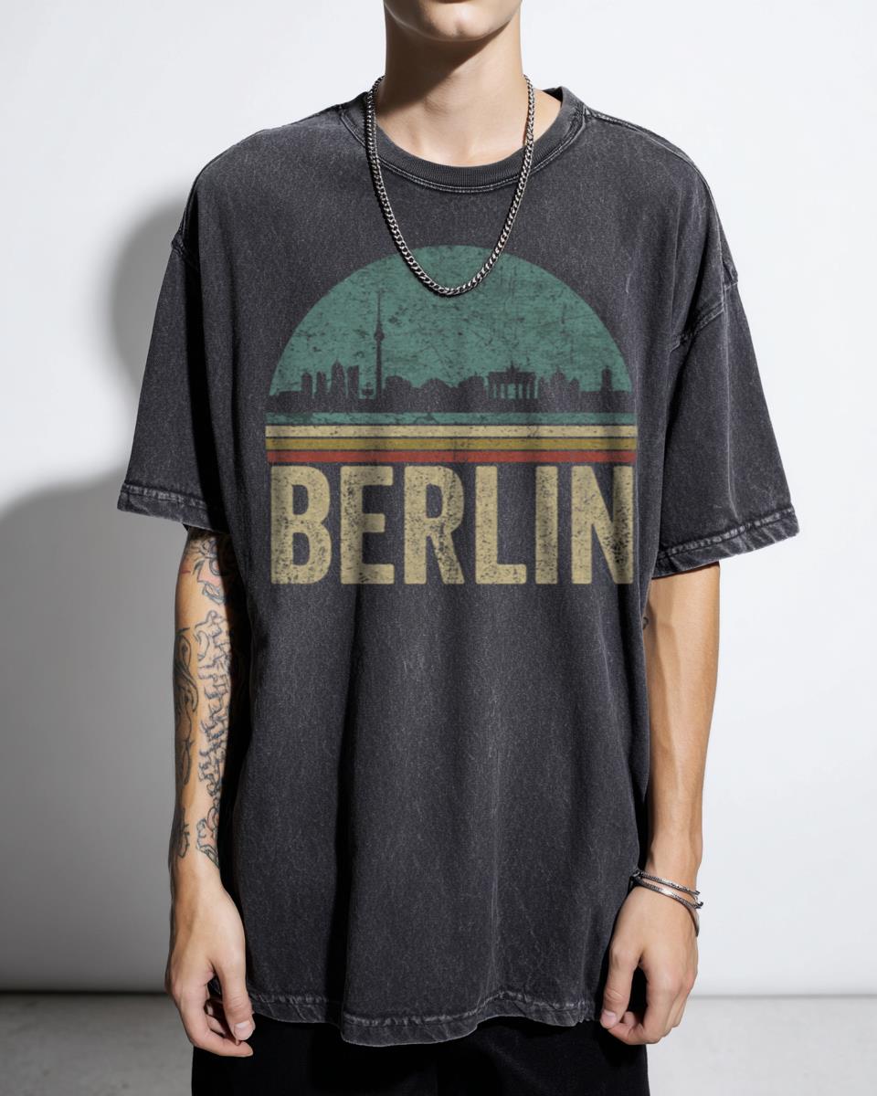 Retro Berlin German Capital City Skyline T-Shirt - 80s Distressed Tourist Traveler