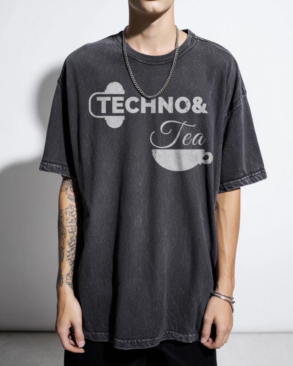 Techno & Tea Funny Berlin Club T-Shirt - Electronic Music Rave Drink