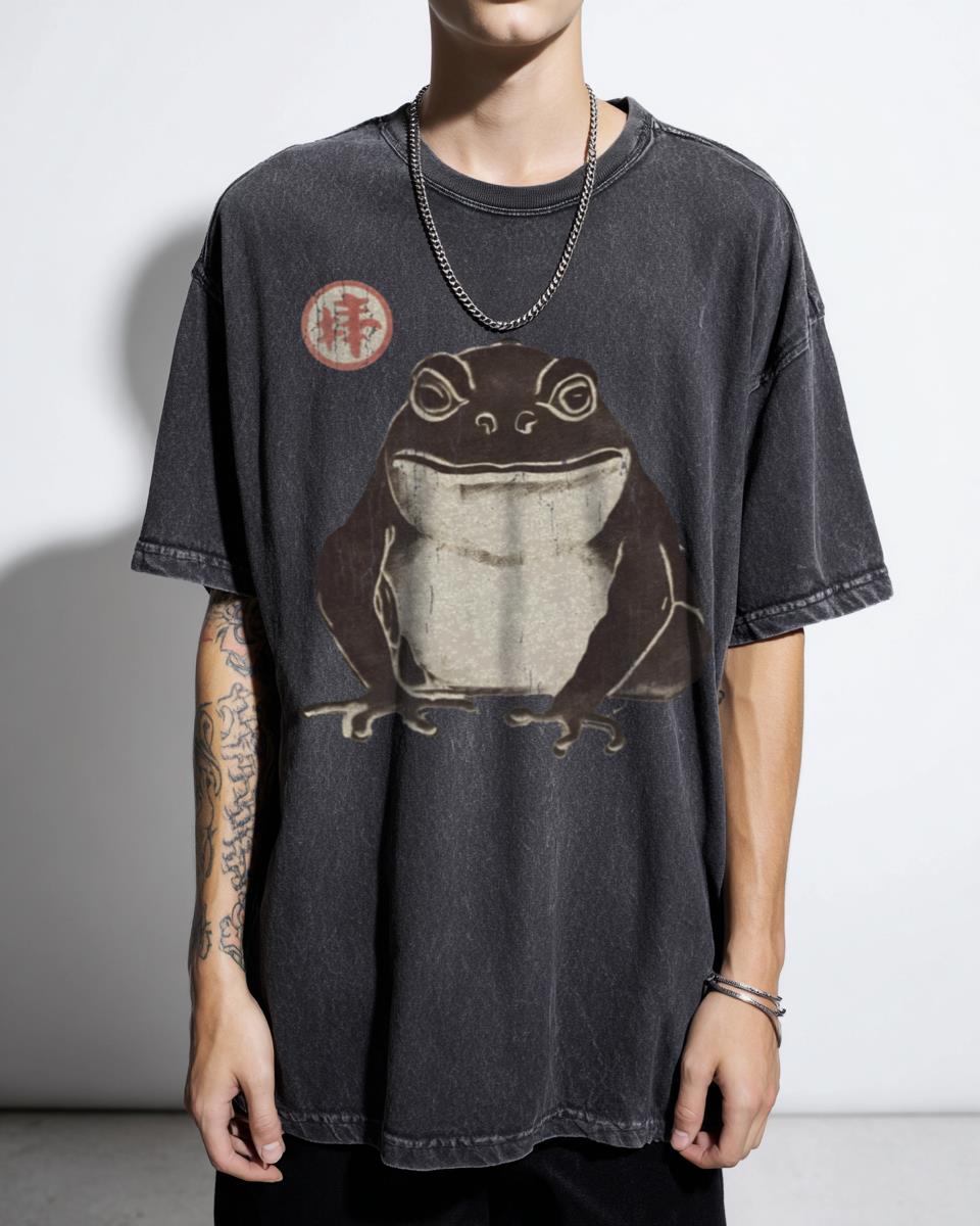 Vintage Japanese Grumpy Frog Art T-Shirt - Kawaii Animal Lover Unisex