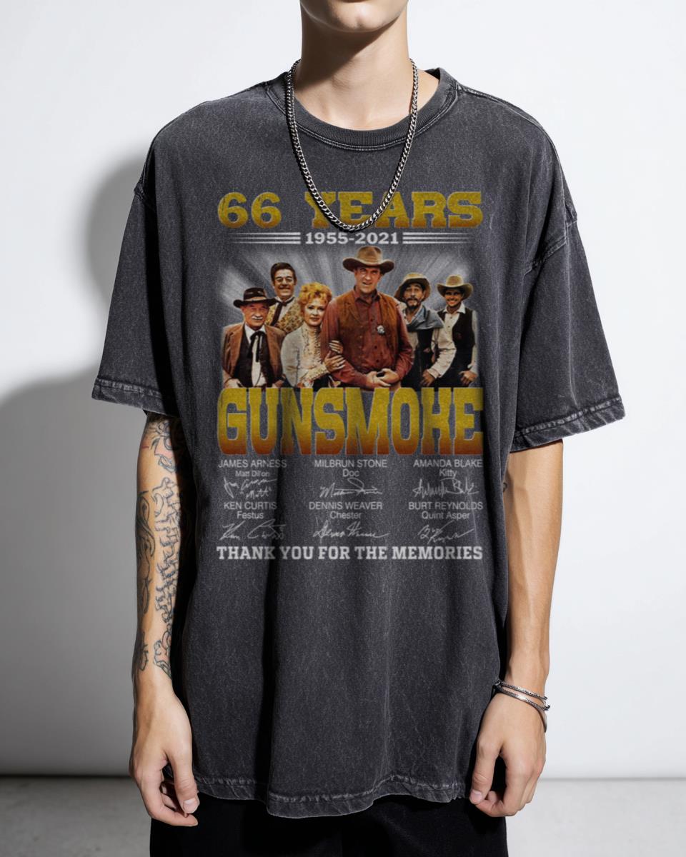 Vintage Western Anime Gunsmoke 66 Years Vash the Stampede T-Shirt - Cowboy Manga Fan Gift Unisex
